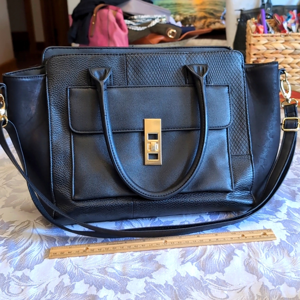 Apt 9 Shoulder bag/satchel